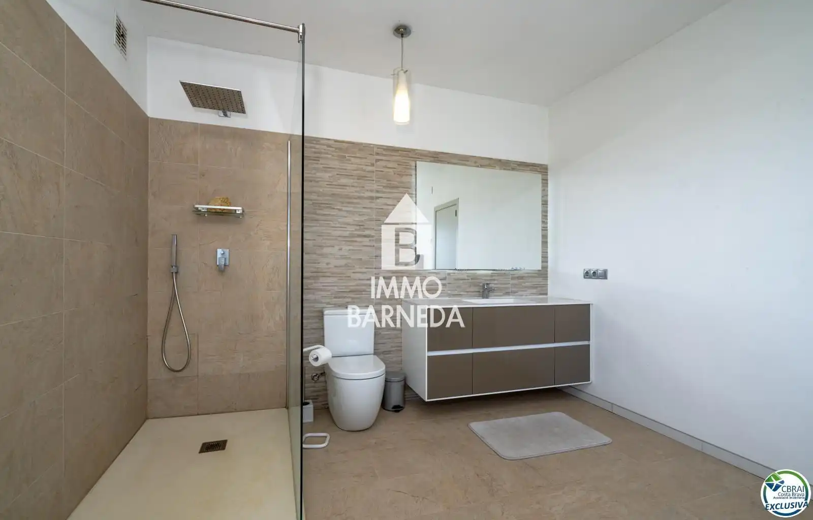 Baño de Casa o chalet en venta en Palau-saverdera con Aire acondicionado, Calefacción y Jardín privado