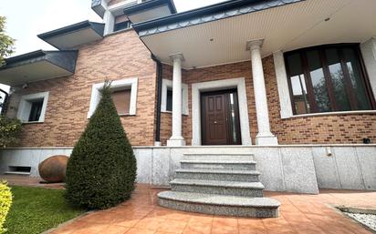 Exterior view of House or chalet for sale in Campo Real  with Air Conditioner, Heating and Private garden