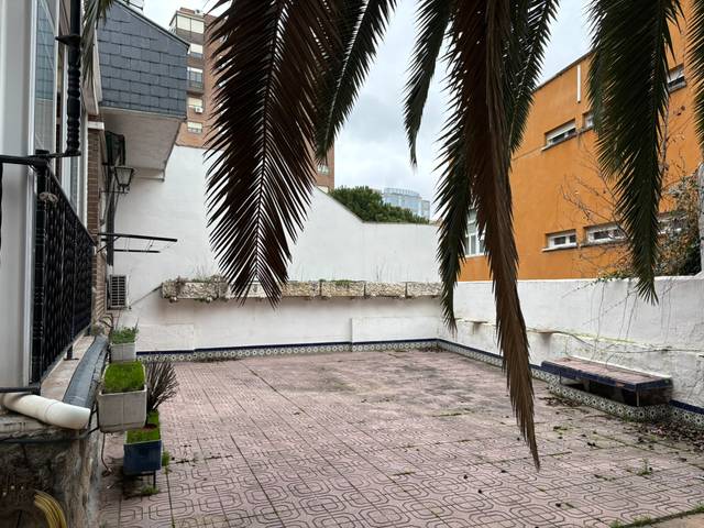 Casa adosada en Venta en Calle de María Alonso en Peñagrande