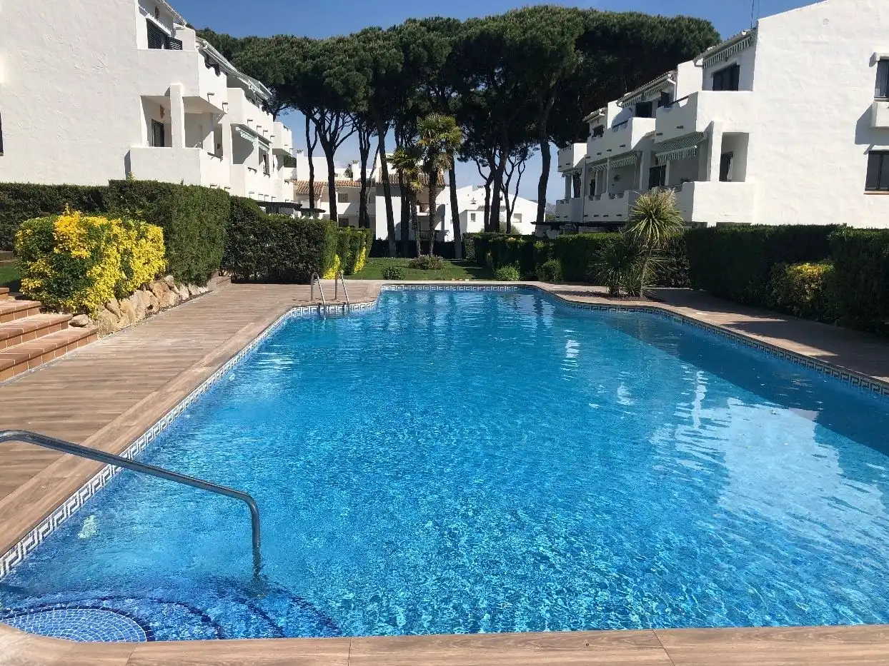 Apartamento con piscina en alquiler en canigo 29