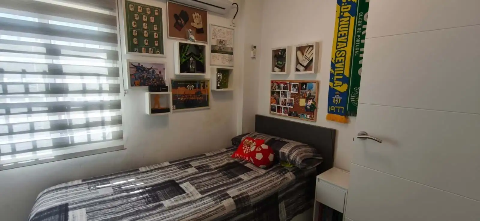 Habitación de Piso en venta en Castilleja de la Cuesta con Trastero