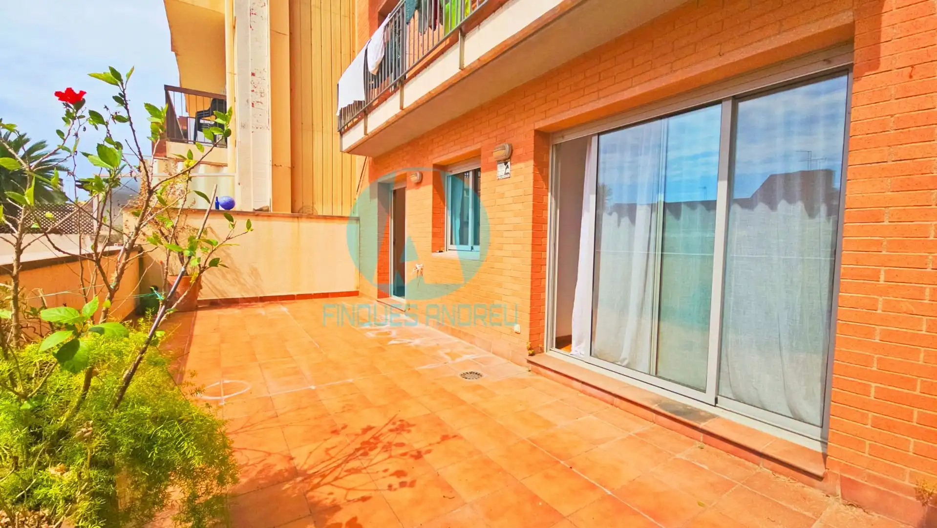 Außenansicht von Wohnung zum Verkauf in Mataró mit Klimaanlage, Heizung und Terrasse