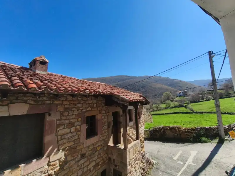 Vista exterior de Casa adosada en venda en Rionansa amb Calefacció i Jardí privat