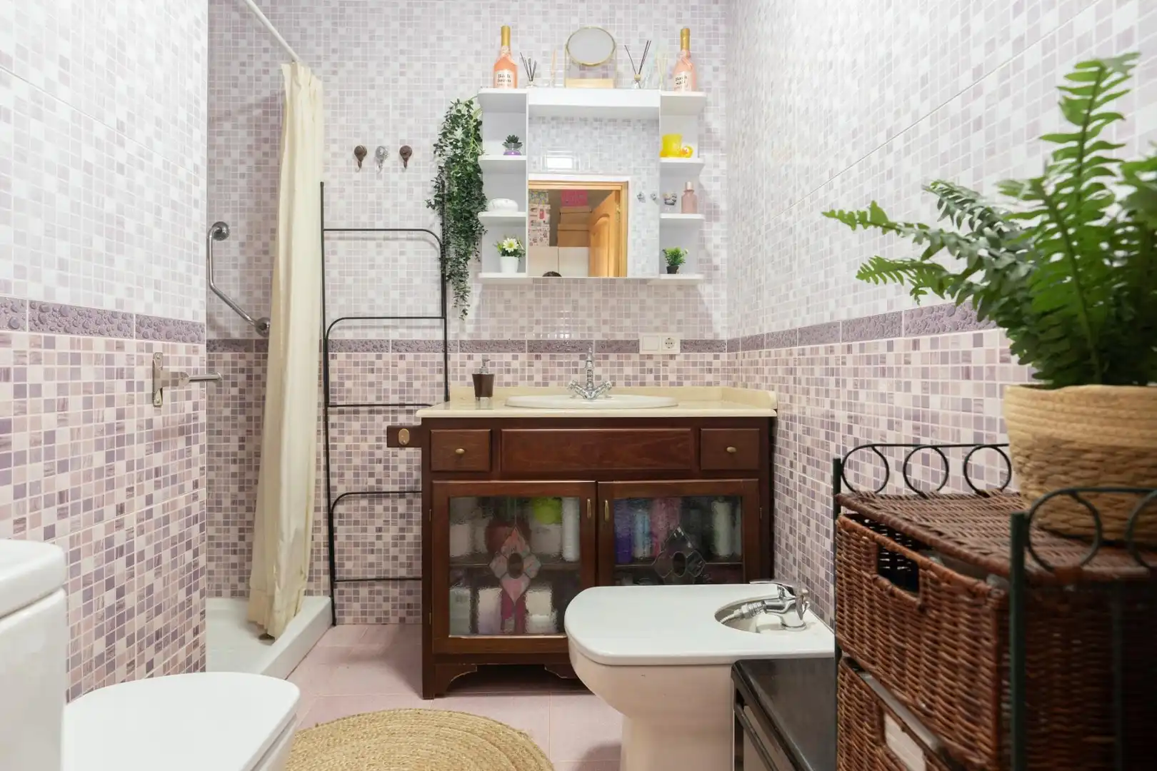 Bany de Casa o xalet en venda en Motril amb Aire condicionat, Jardí privat i Terrassa