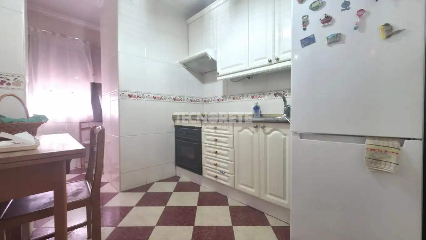 Cocina de Piso en venta en Guadalajara con Calefacción y Parquet