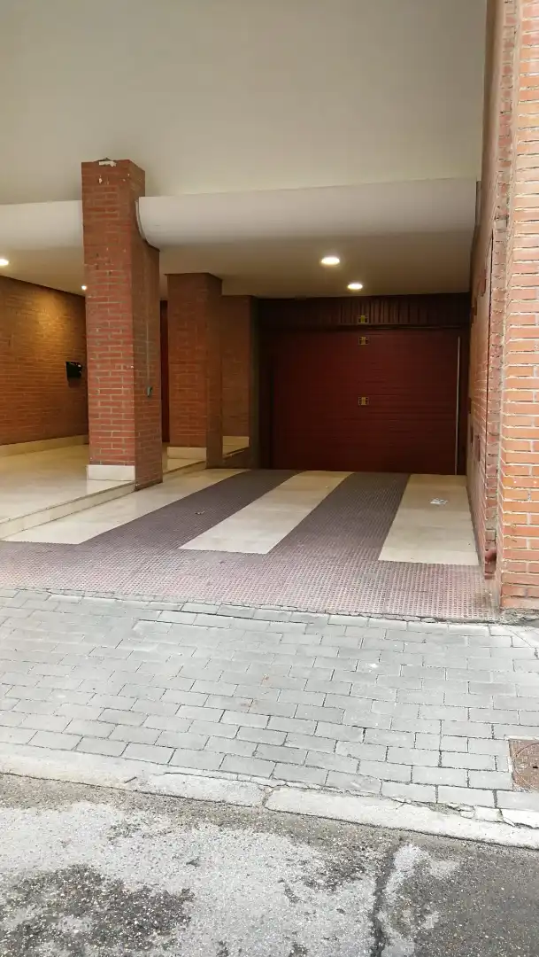 Individual amb ascensor en venda a Calle de Antonio Salces 1, imagen 3