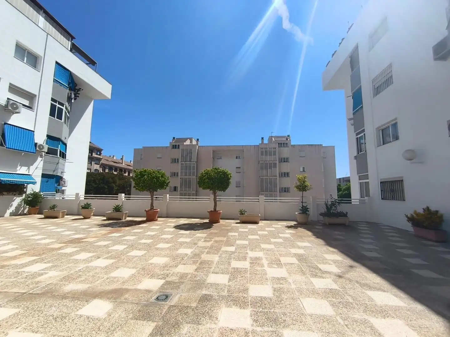 Vista exterior de Apartament en venda en Benalmádena amb Aire condicionat, Parquet i Terrassa