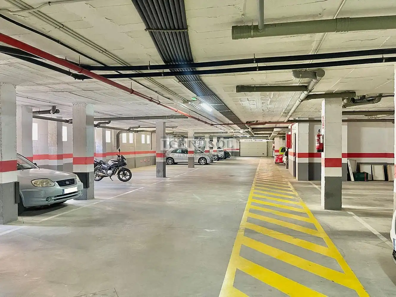 Parking de Ático en venta en Vélez-Málaga con Aire acondicionado, Calefacción y Jardín privado