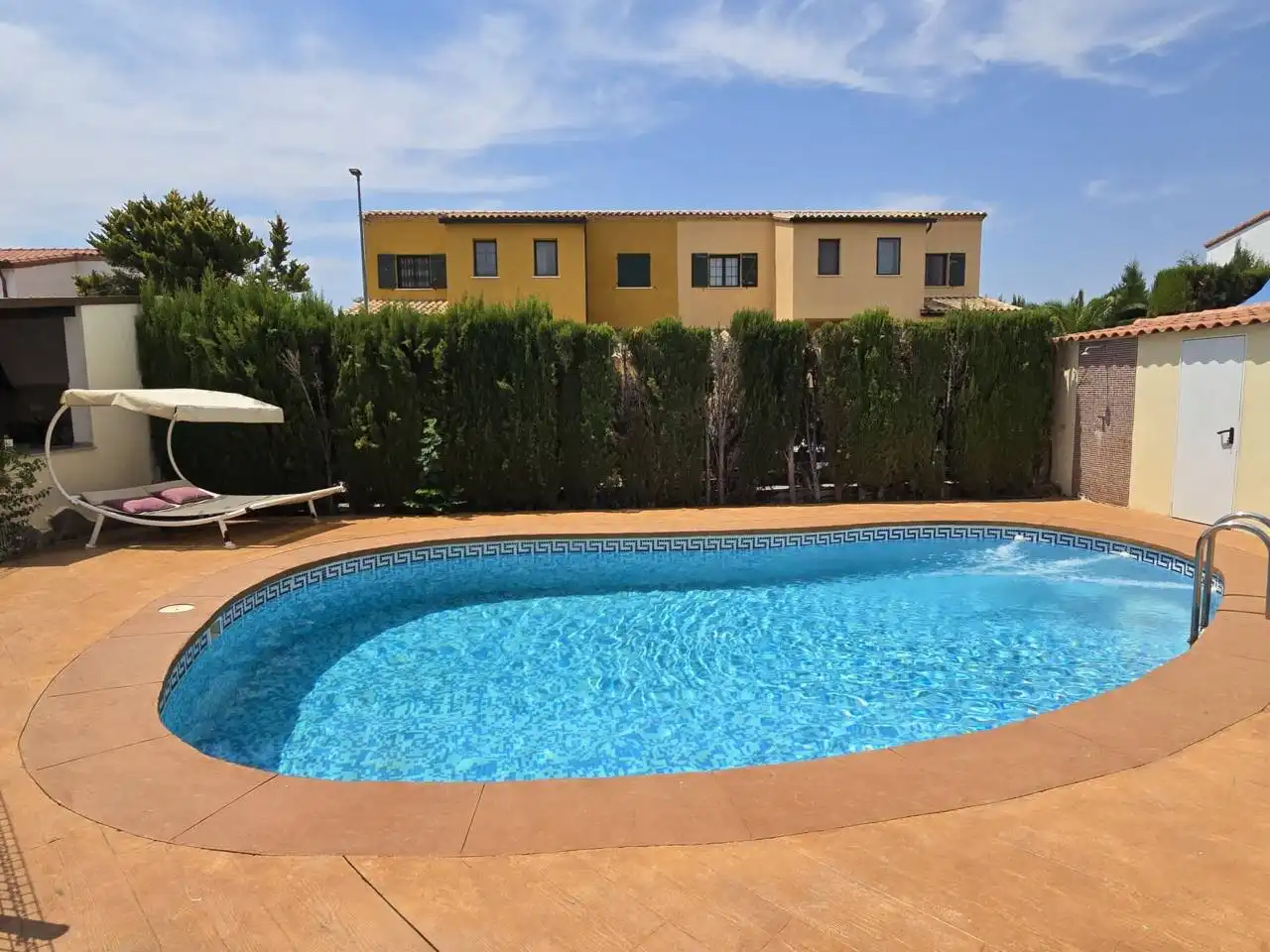 Swimming pool of Houses for rent in Riba-roja de Túria  with Air Conditioner, Heating and Private garden