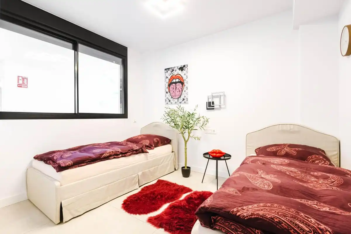 Schlafzimmer von Erdgeschoss zum Verkauf in Fuengirola mit Heizung, Terrasse und Abstellraum