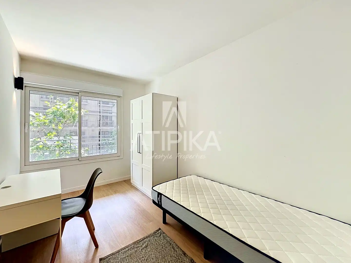 Schlafzimmer von Wohnung zum Verkauf in Barcelona mit Klimaanlage, Parkett und Terrasse