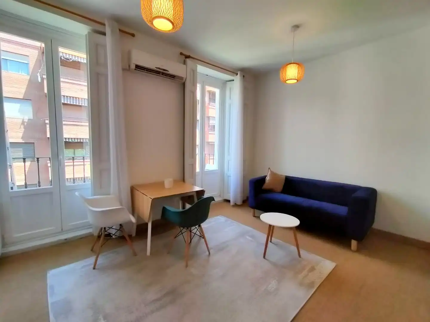 Living room of Flat for rent in  Madrid Capital  with Air Conditioner, Heating and Furnished