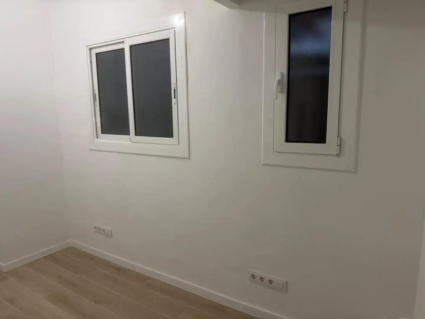 Habitación de Oficina de alquiler en Barcelona con Aire acondicionado y Calefacción