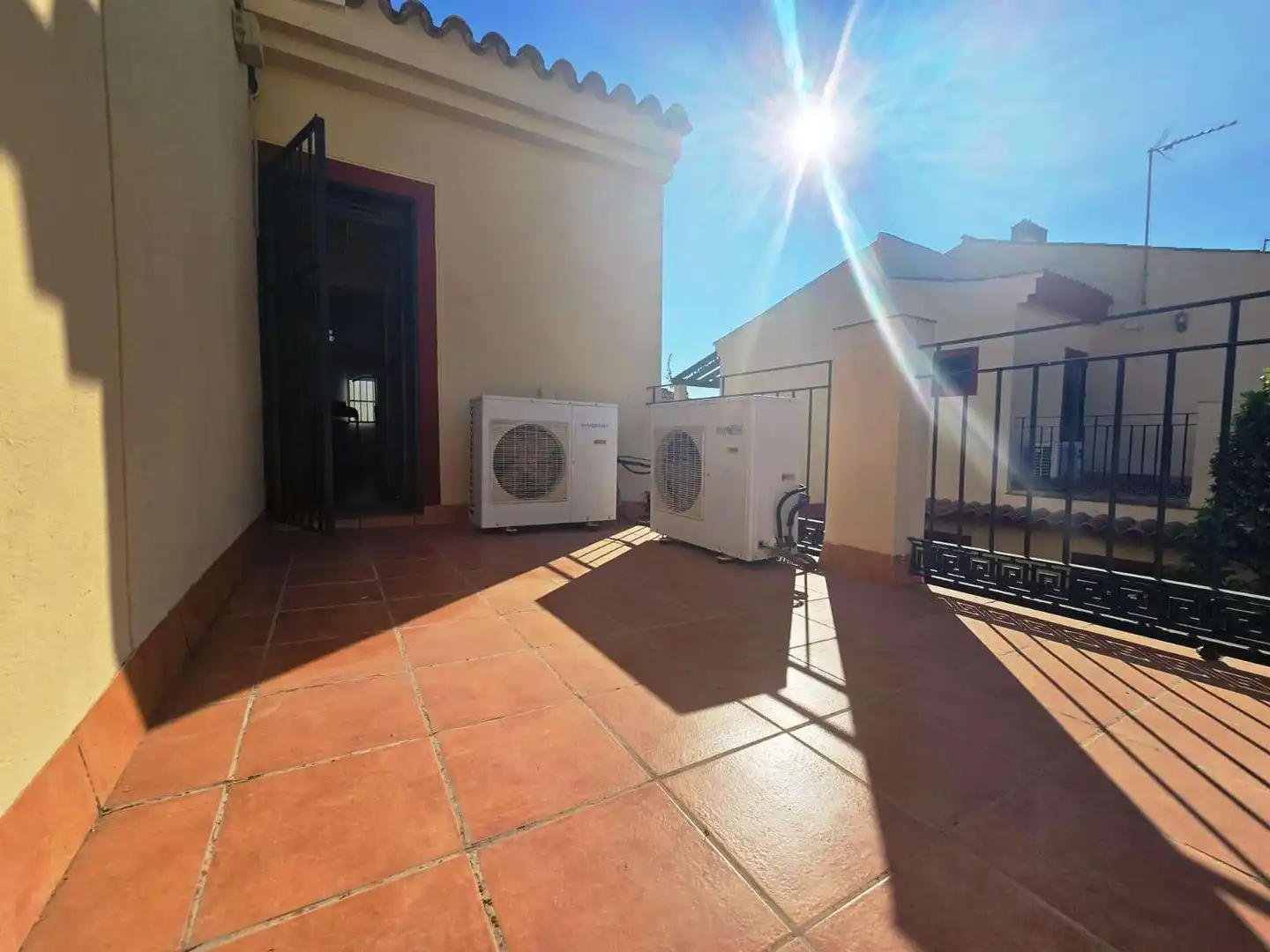 Terrassa de Casa adosada en venda en Bormujos amb Aire condicionat, Terrassa i Piscina comunitària