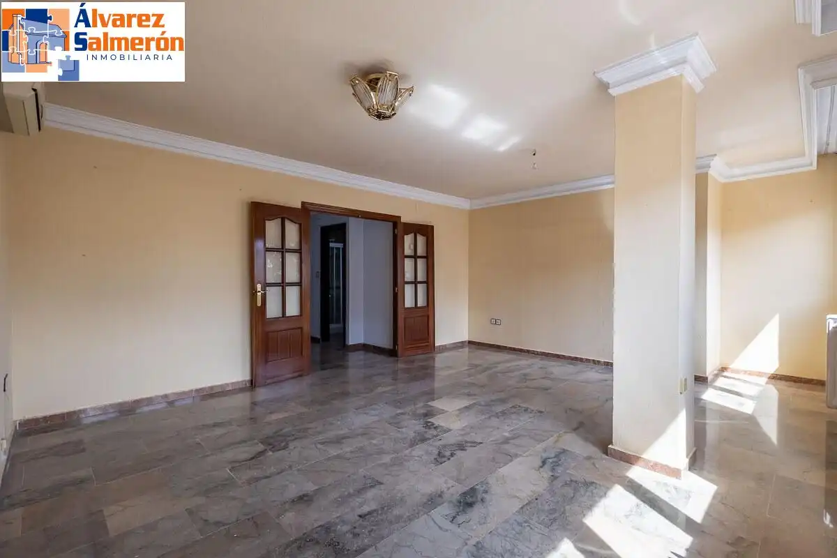 Flat for sale in Granada  with Heating and Terrace