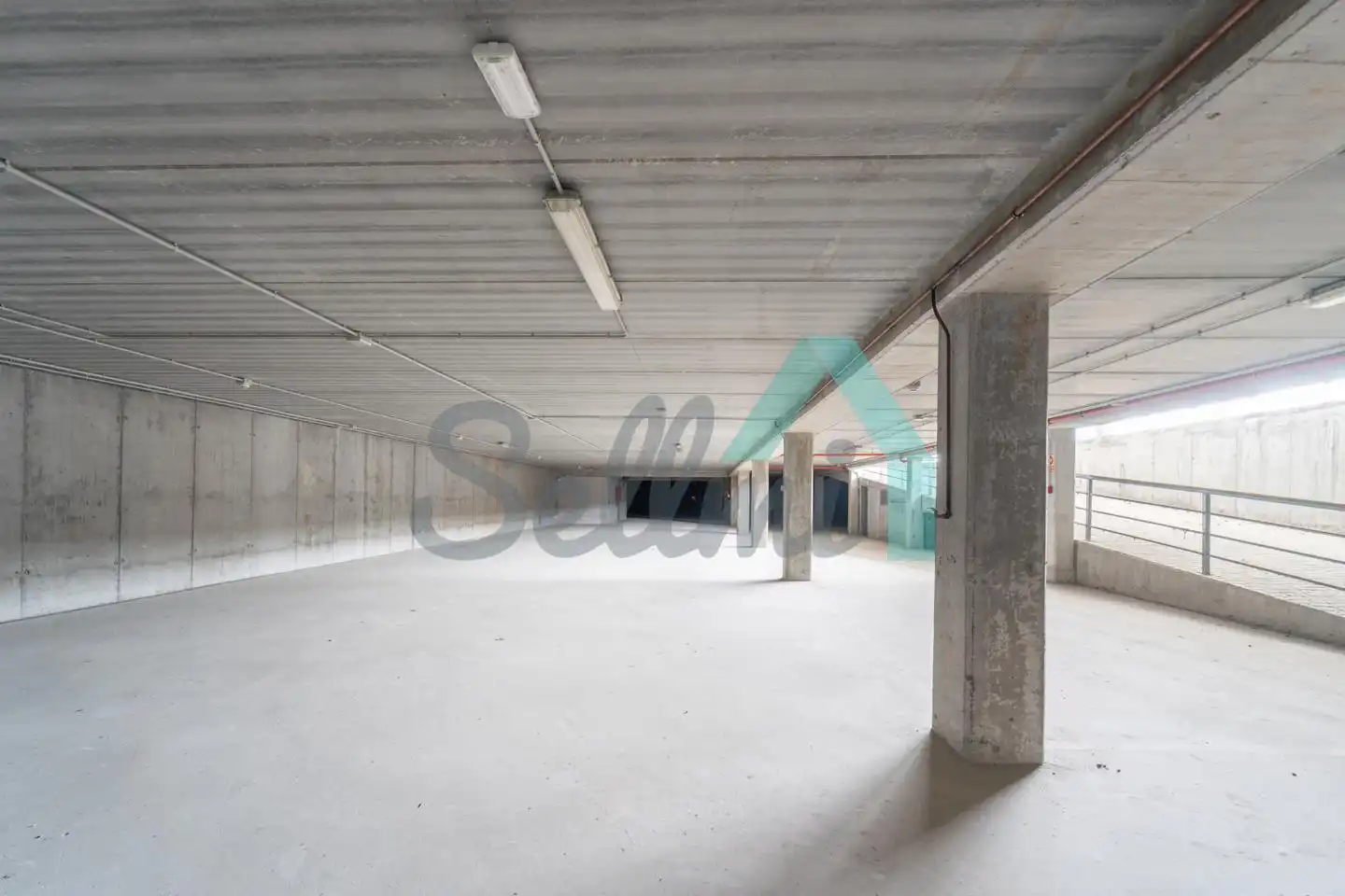 Nave industrial en venta en Oviedo 