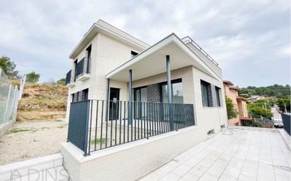 Vista exterior de Casa o xalet en venda en Sant Feliu de Codines amb Calefacció, Jardí privat i Terrassa