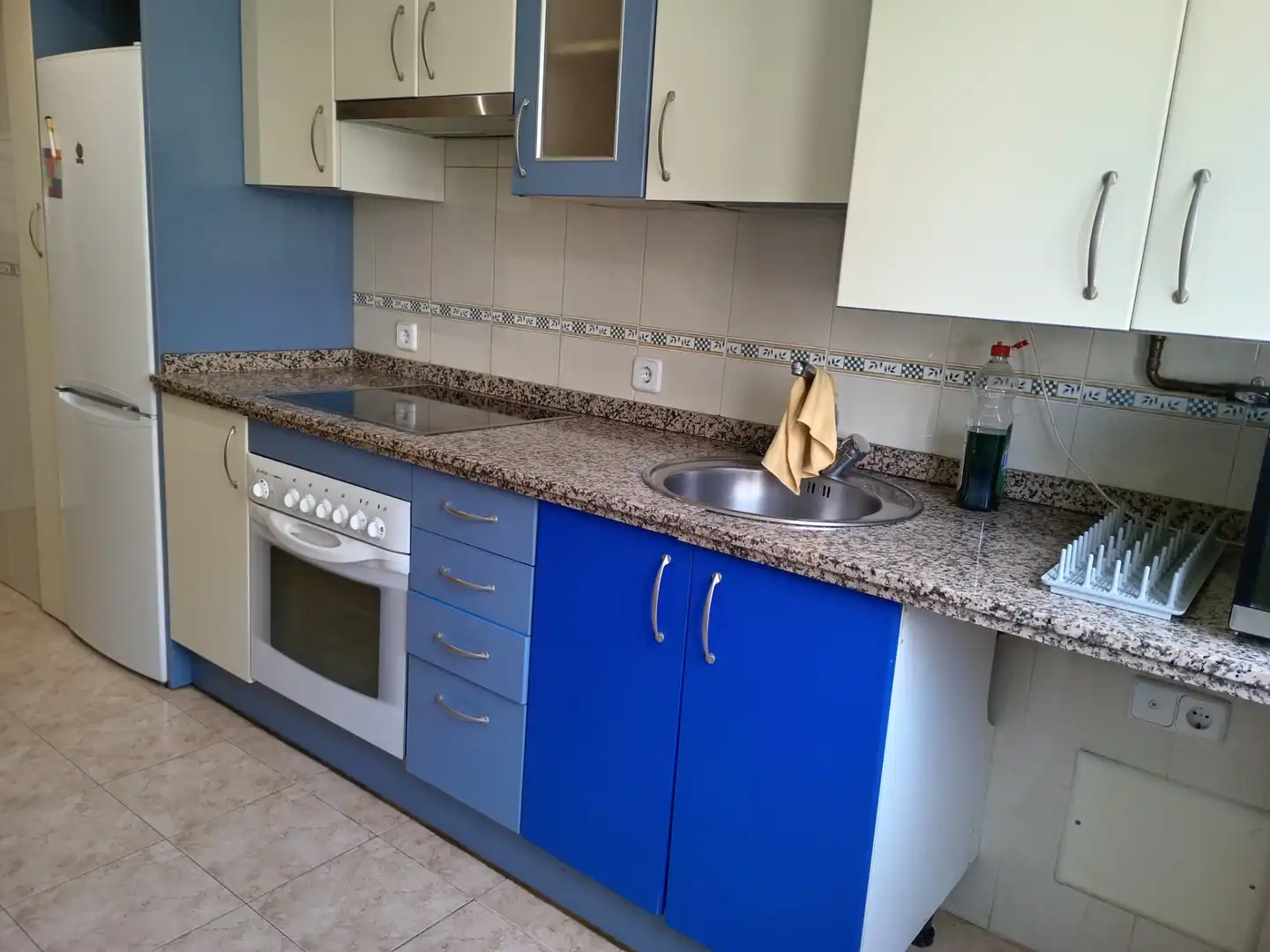 Cocina de Piso de alquiler en Carbajosa de la Sagrada con Calefacción, Trastero y Horno