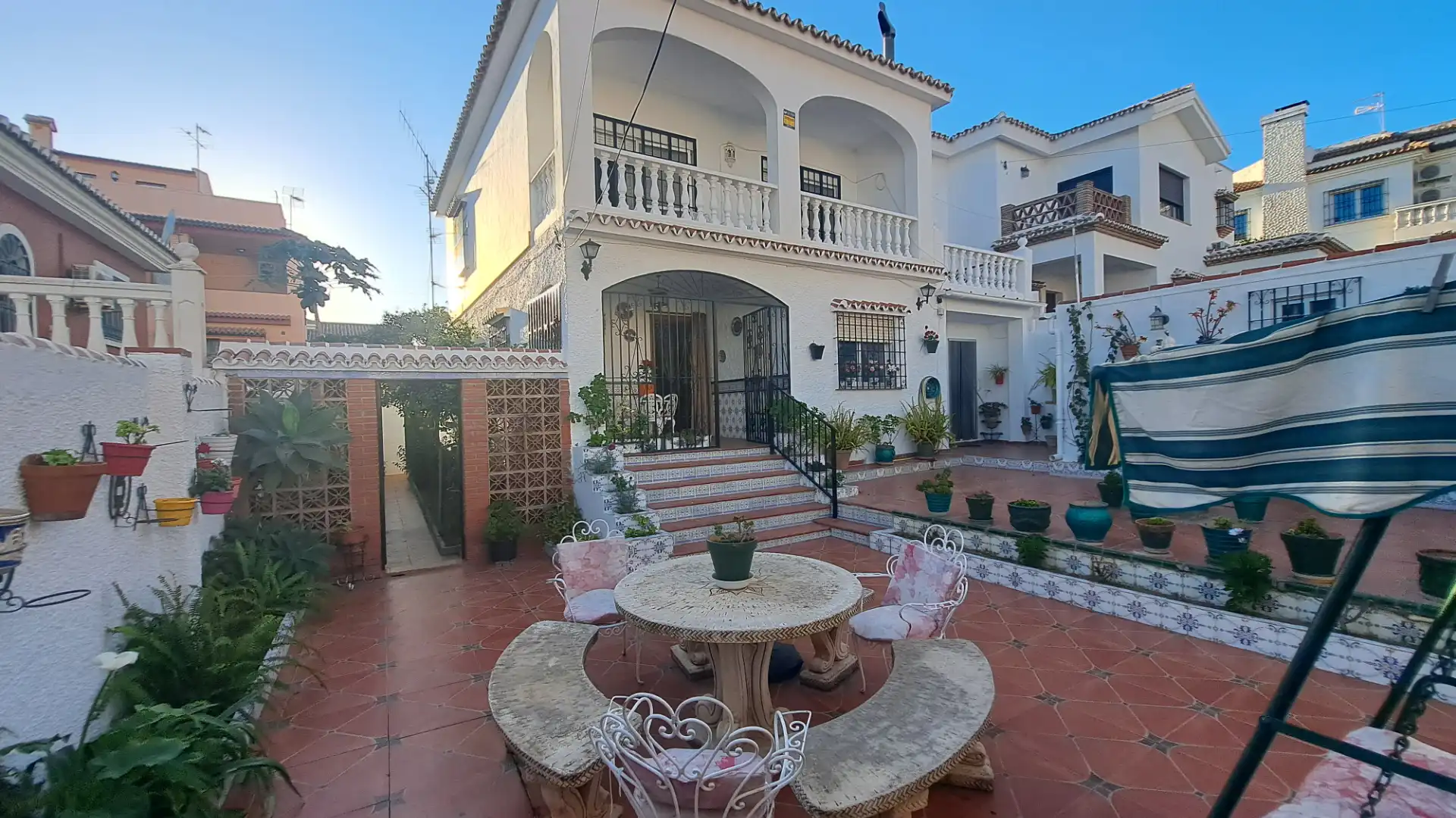 Jardí de Casa o xalet en venda en Benalmádena amb Aire condicionat, Terrassa i Moblat