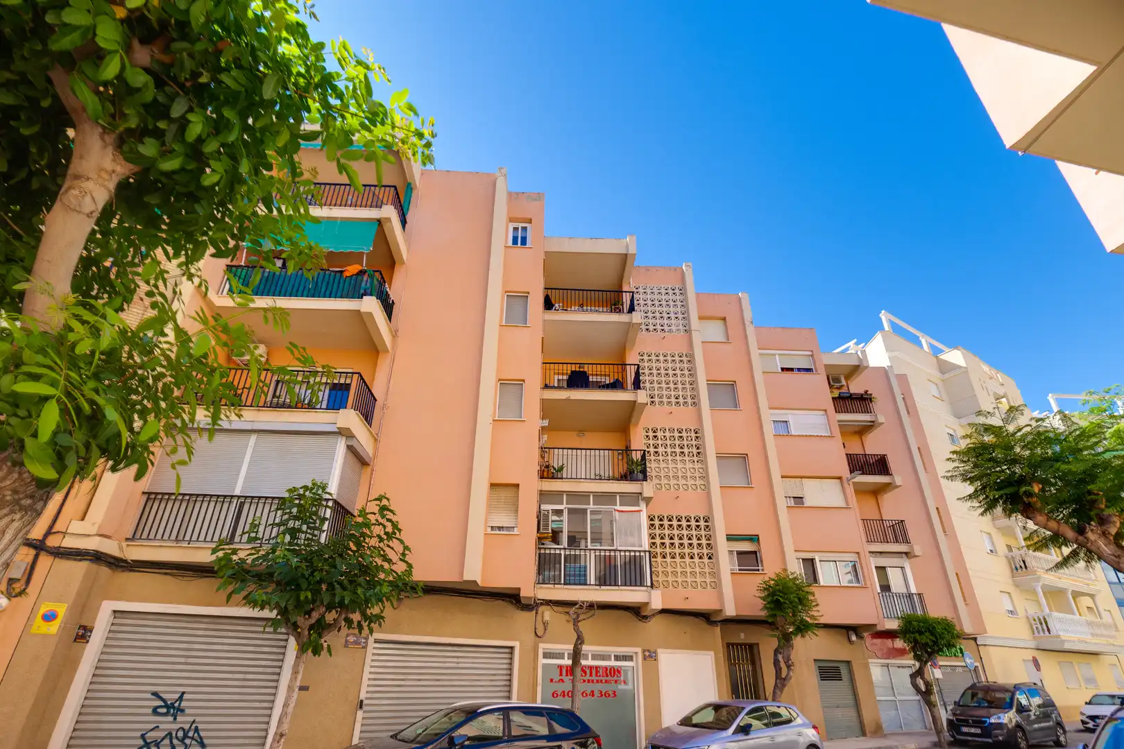 Vista exterior de Piso en venta en El Campello con Aire acondicionado, Terraza y Trastero