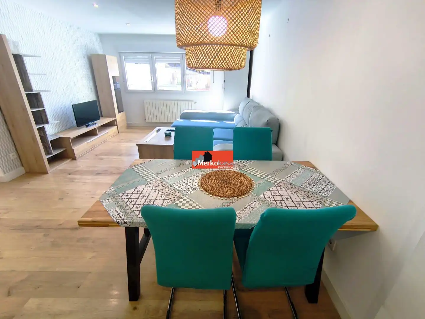 Sala de estar de Piso en venta en Lugo con Calefacción, Trastero y Amueblado