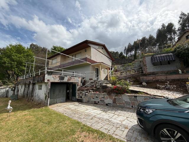 Casa-chalet en Venta en Lugar Portoparada en Covelo