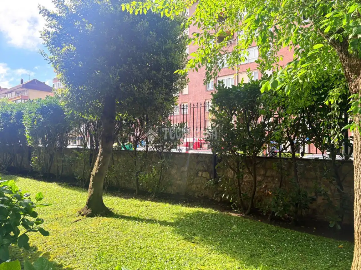 Jardí de Pis en venda en Santander amb Calefacció i Moblat