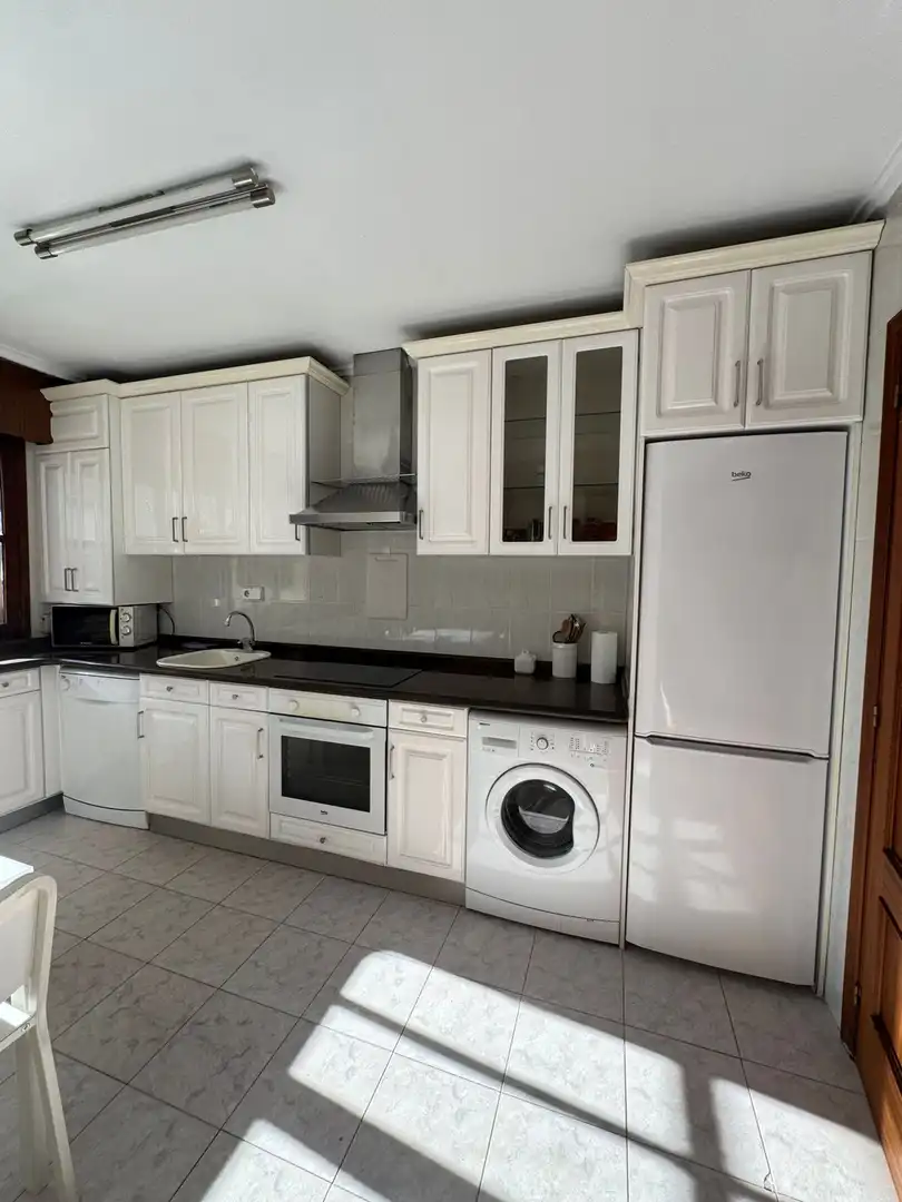 Cuina de Casa adosada en venda en Polanco amb Calefacció, Jardí privat i Parquet