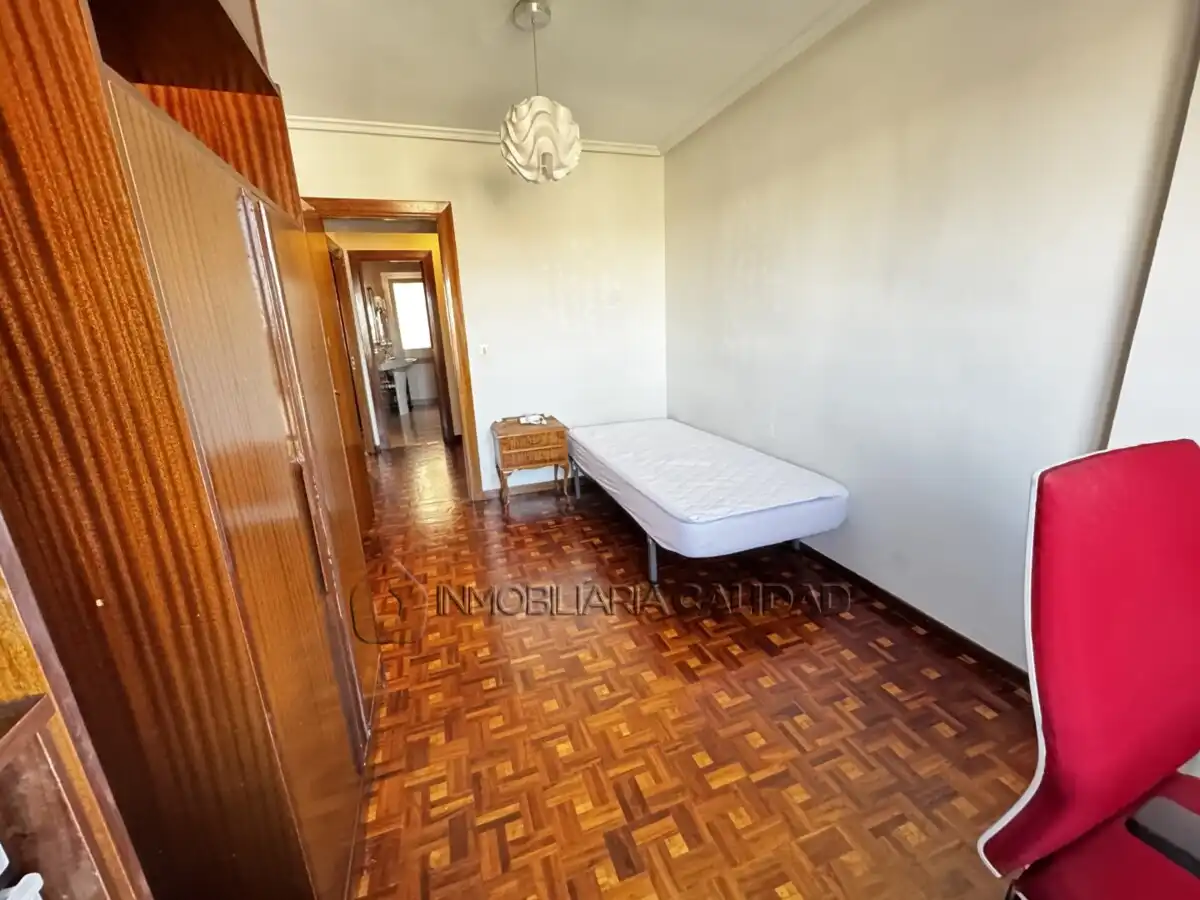 Bedroom of Flat for rent in Burgos  with Heating, Terrace and Furnished