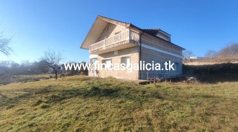 A 10 km. de Verín, en el concello de Monterrei, se encuentra este chalet en piedra construido en el año 1996 sobre una parcela de, imatge 3