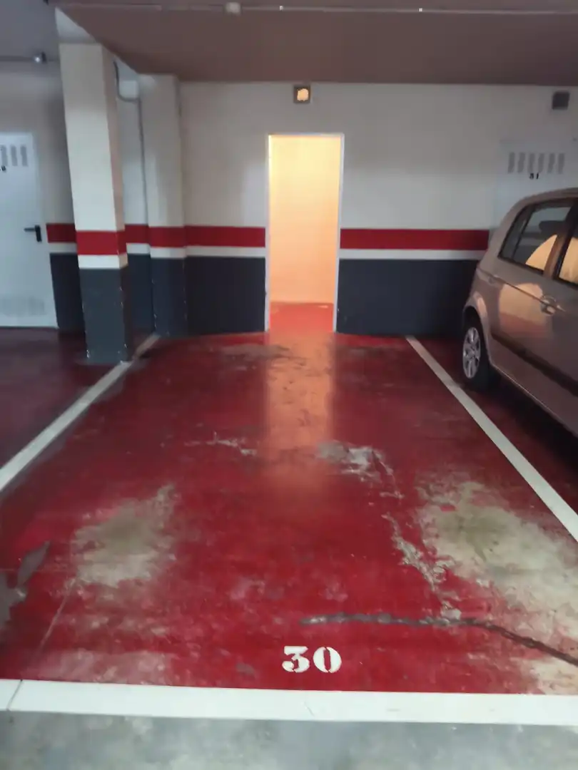 Parking de Piso de alquiler en Entrambasaguas con Calefacción, Jardín privado y Terraza