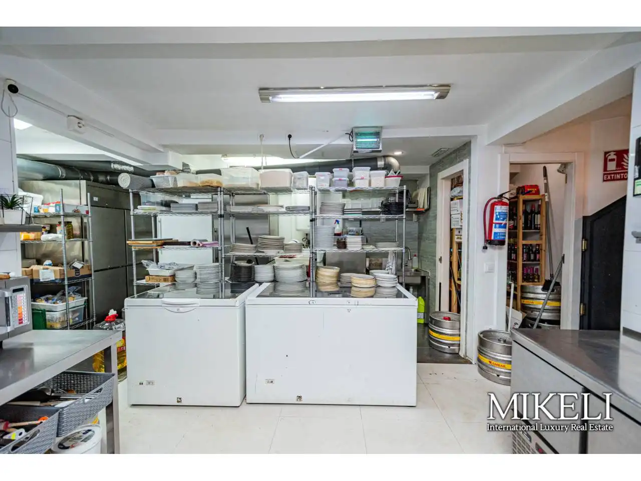 Cocina de Local en traspaso en Santander con Aire acondicionado y Alarma