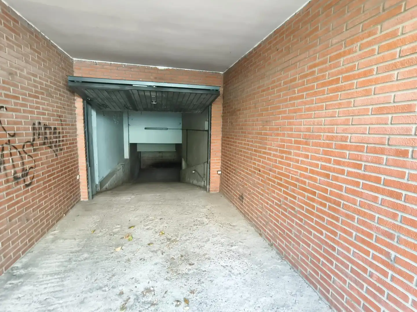 Parking de Piso de alquiler en Ponferrada con Calefacción, Trastero y Amueblado