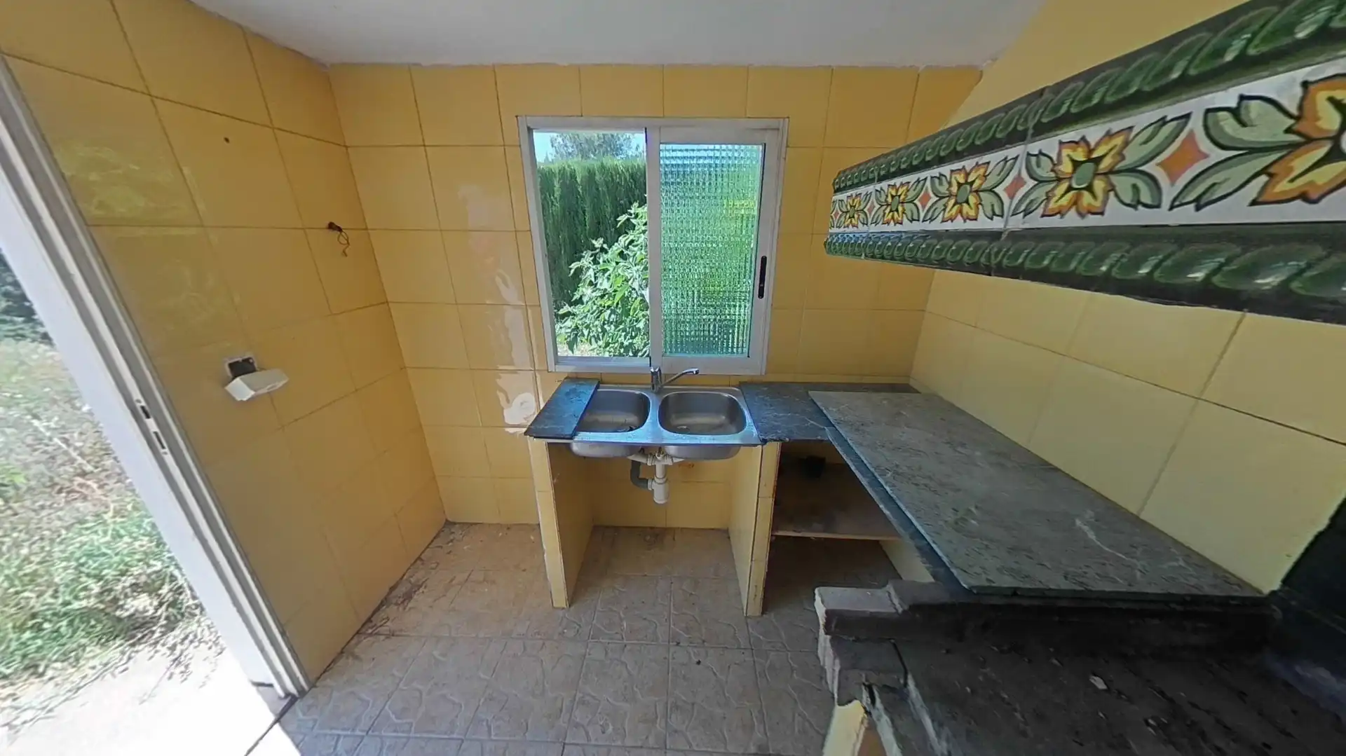 Cuina de Casa o xalet en venda en Chiva amb Calefacció, Jardí privat i Terrassa