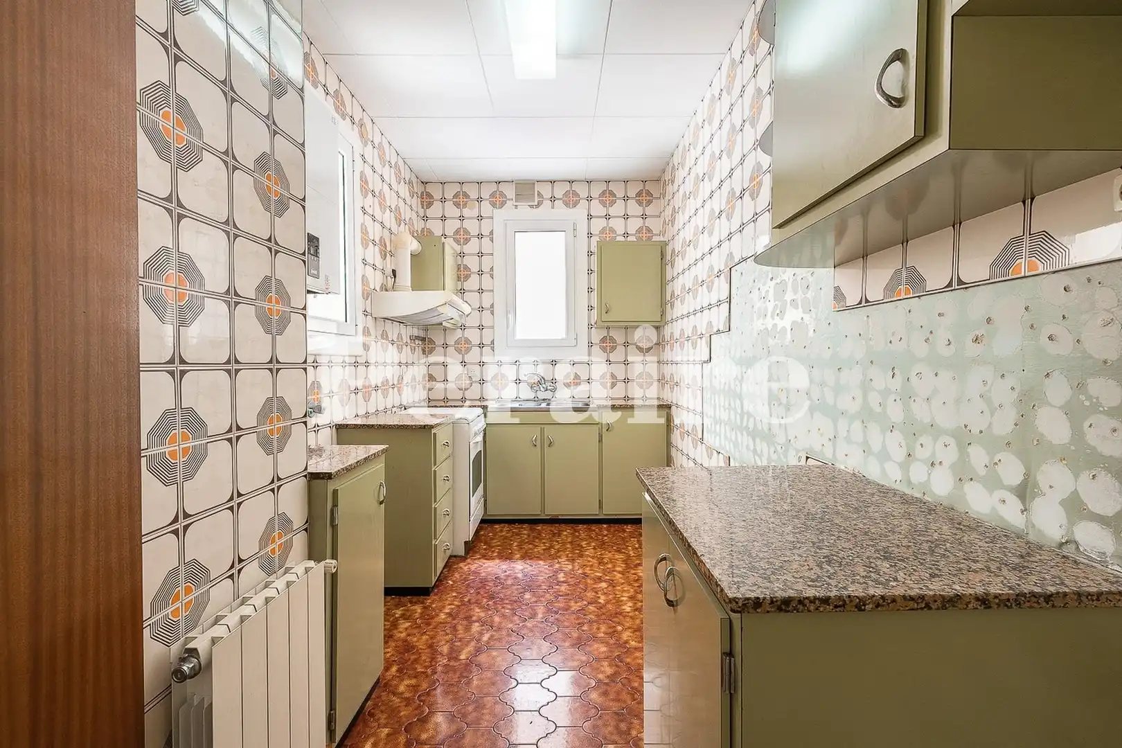 Küche von Wohnung zum Verkauf in Barcelona mit Klimaanlage, Heizung und Parkett