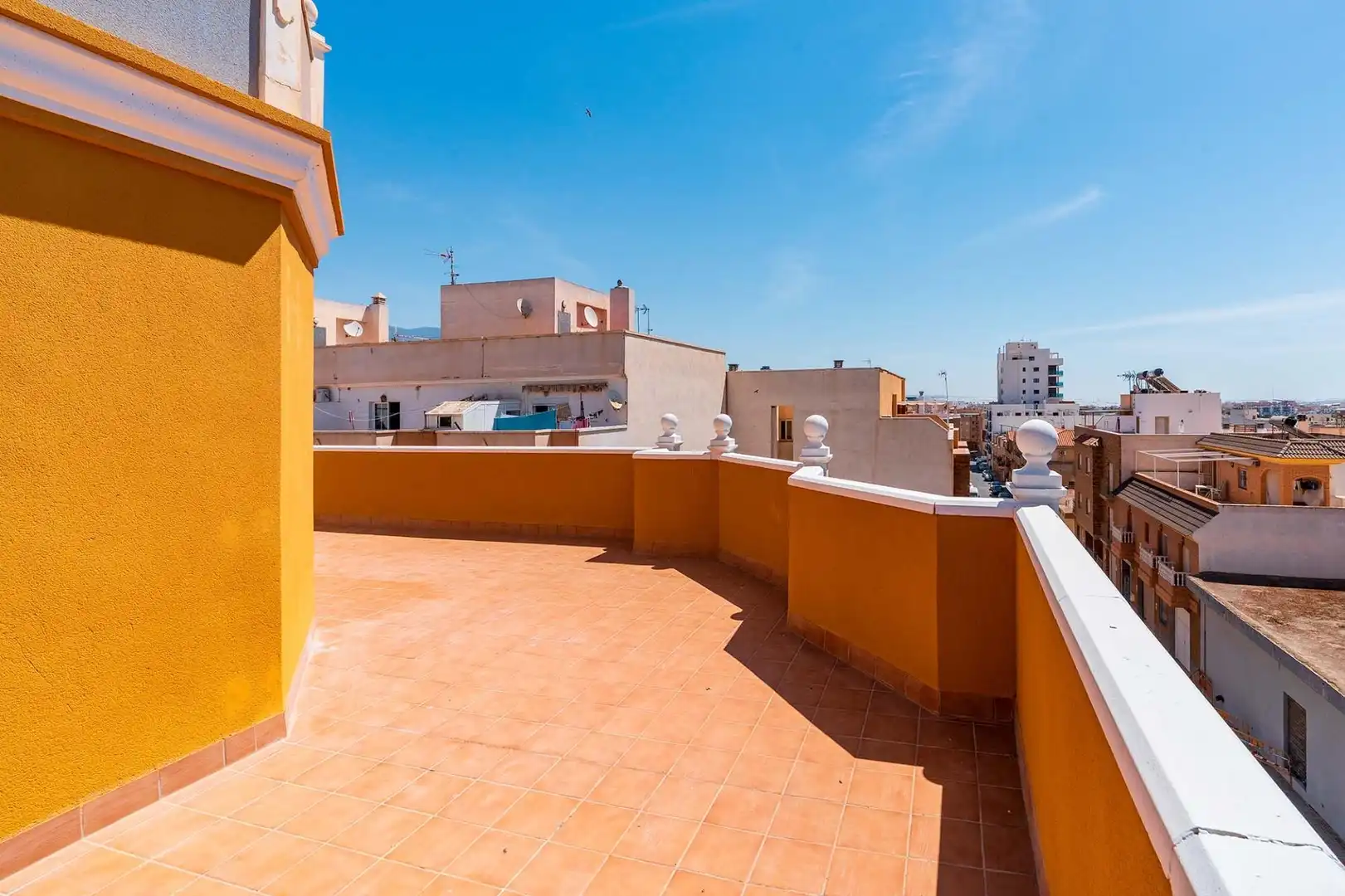 Terraza de Ático en venta en El Ejido con Aire acondicionado, Terraza y Amueblado