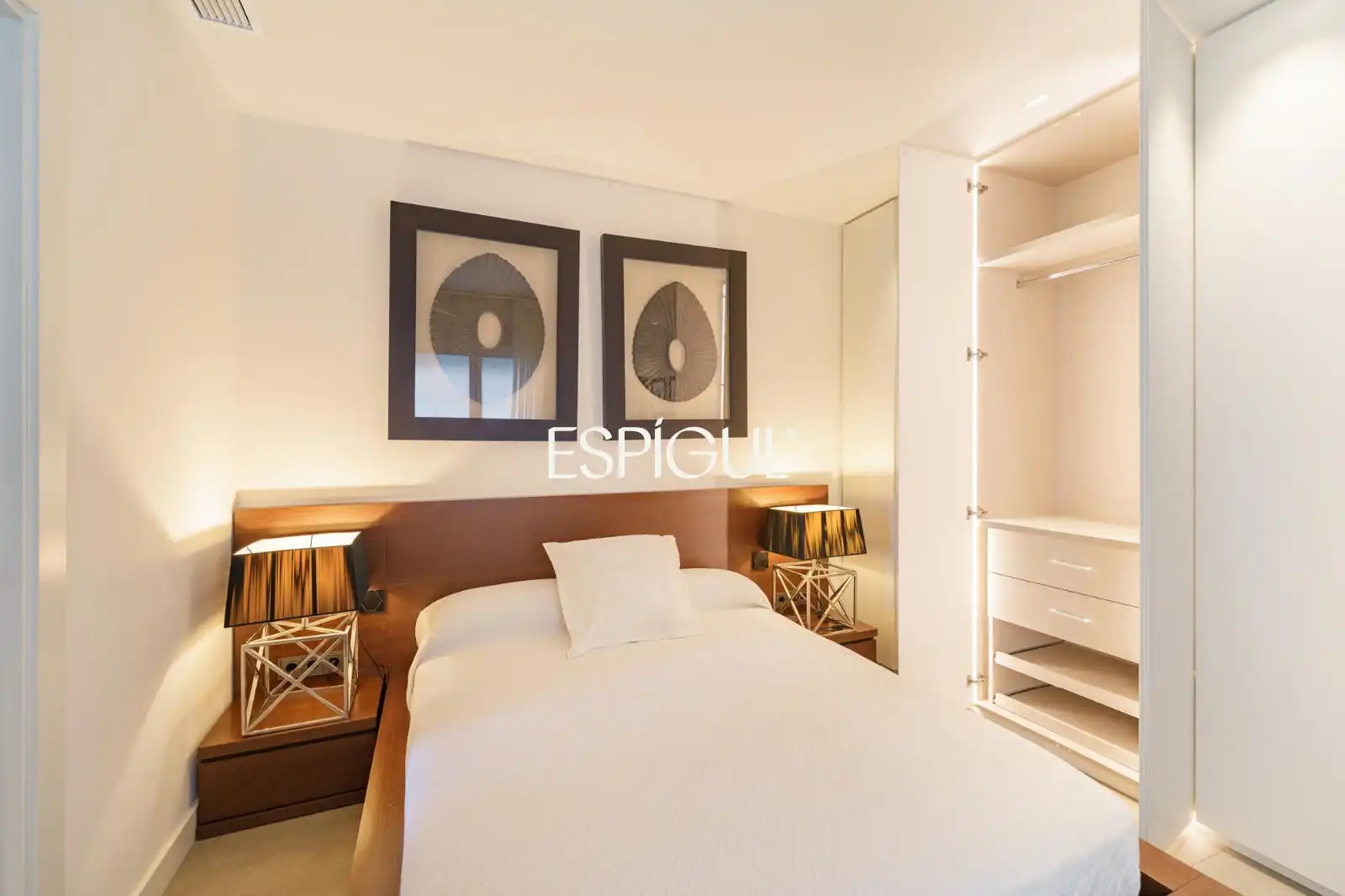 Bedroom of Attic for sale in Barcelona  with Air Conditioner, Heating and Parquet flooring