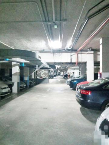 Garaje en Venta en Bulevar de Indalecio Prieto en Valdebernardo - Valderribas