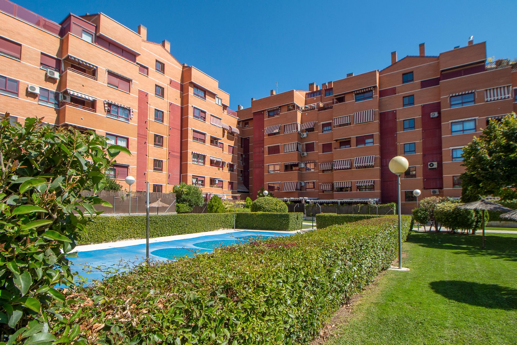 Vista exterior de Pis en venda en Alcorcón amb Calefacció, Parquet i Terrassa