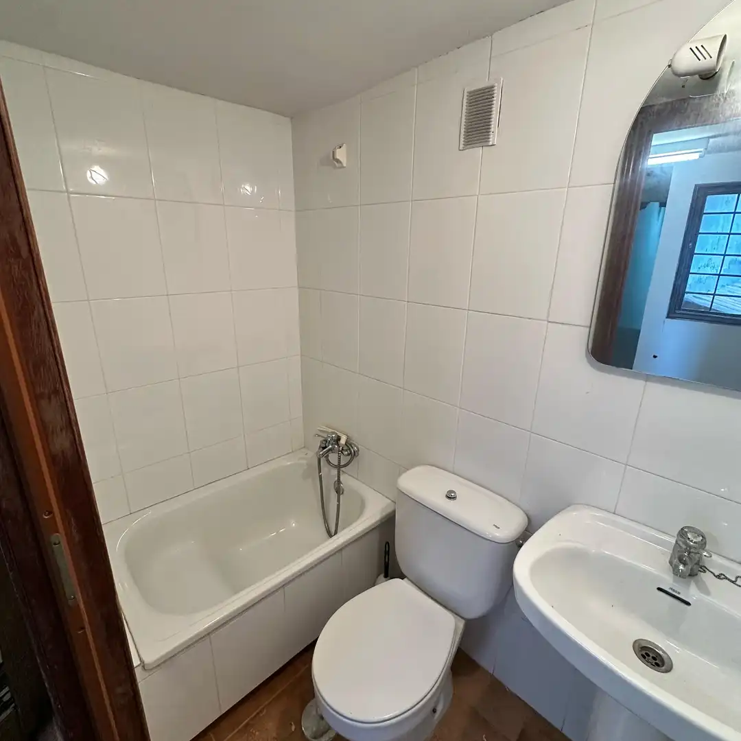 Bathroom of Flat for sale in Toledo  with Balcony