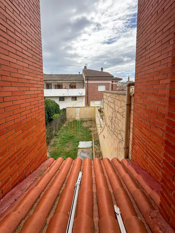 Jardí de Casa adosada en venda en Funes amb Traster