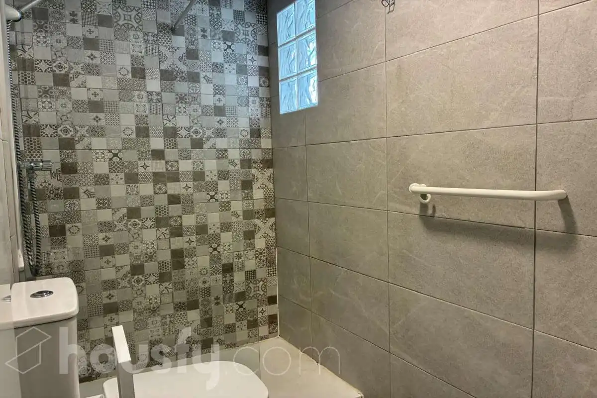Baño de Piso de alquiler en Sagunto / Sagunt con Aire acondicionado, Amueblado y Balcón