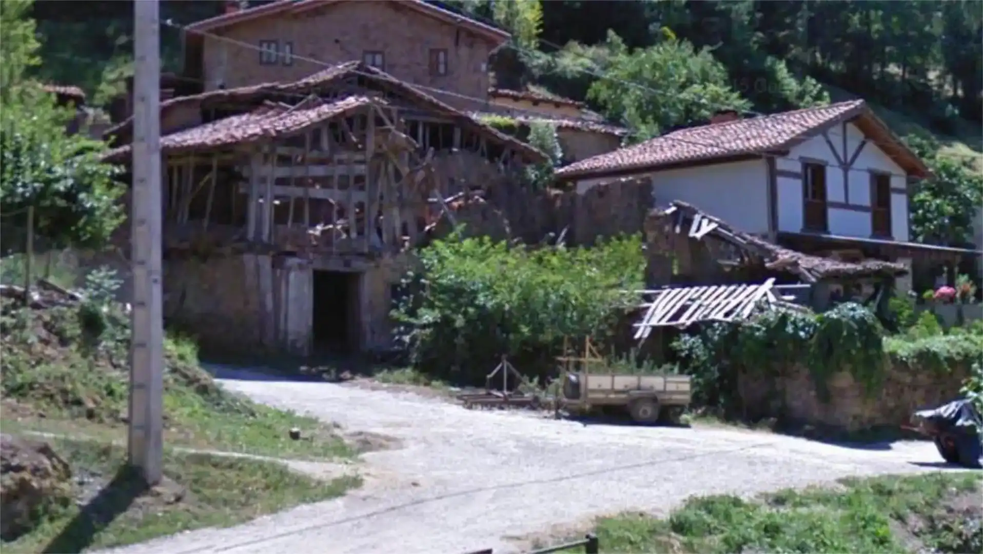 Vista exterior de Casa adosada en venda en Cillorigo de Liébana, Cantabria