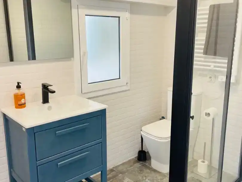 Badezimmer von Wohnung zur Miete in Sant Cebrià de Vallalta mit Klimaanlage und Möbliert
