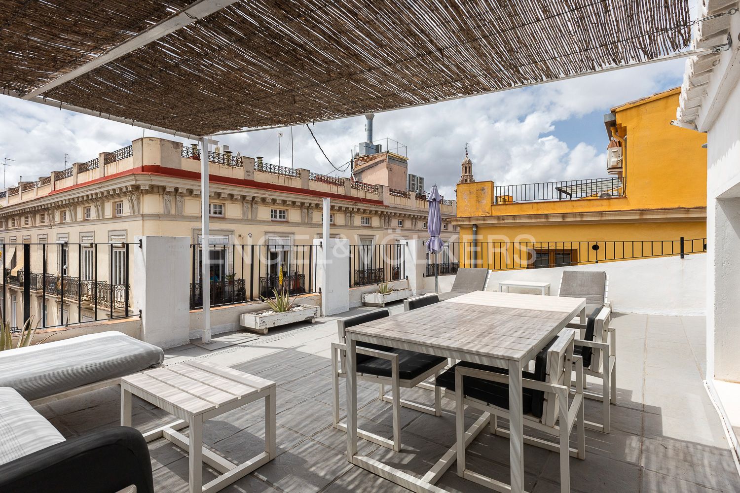 Terrassa de Dúplex de lloguer en  Valencia Capital amb Aire condicionat, Calefacció i Parquet