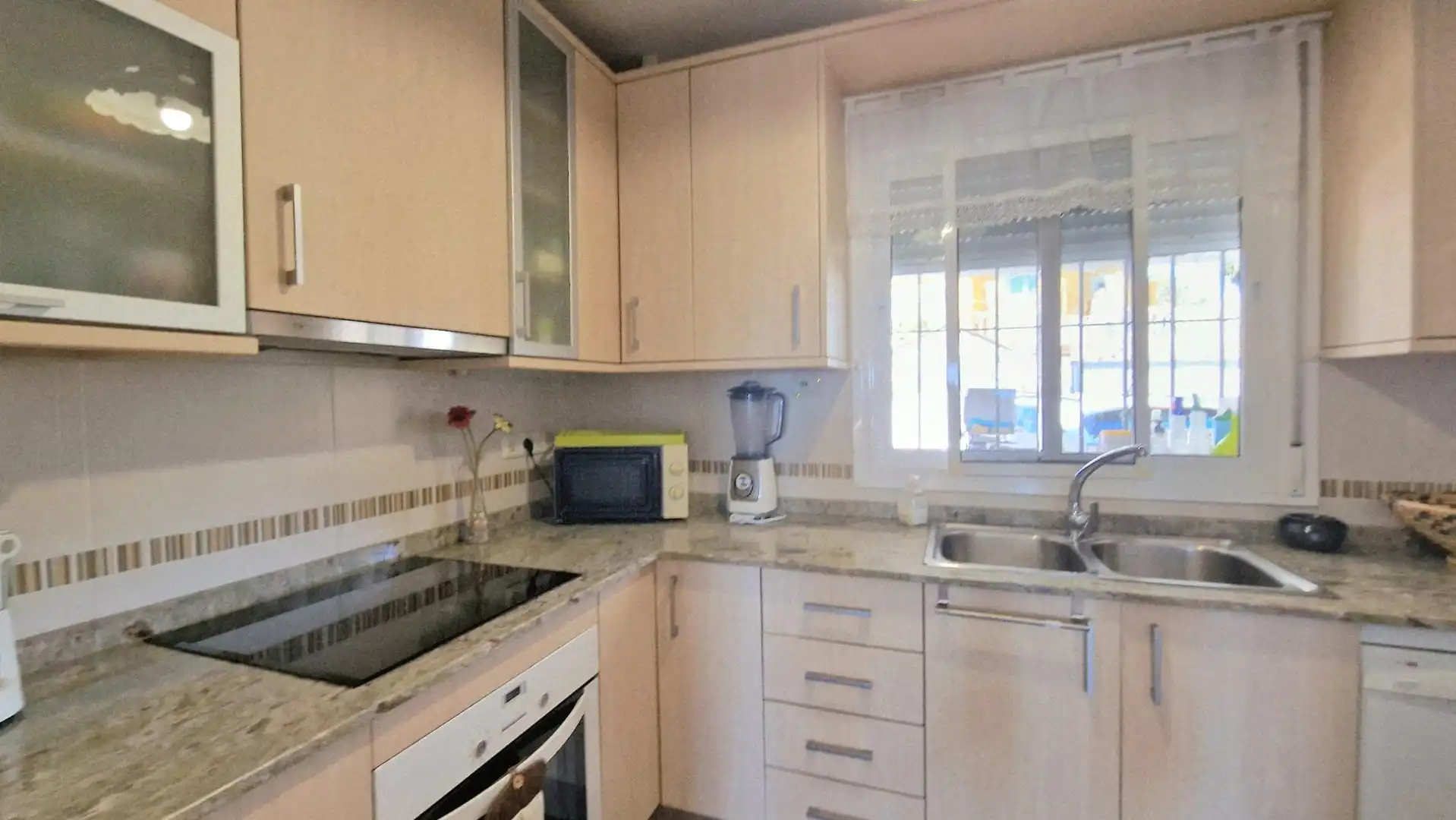 Cuina de Casa o xalet en venda en Mijas amb Aire condicionat, Jardí privat i Terrassa