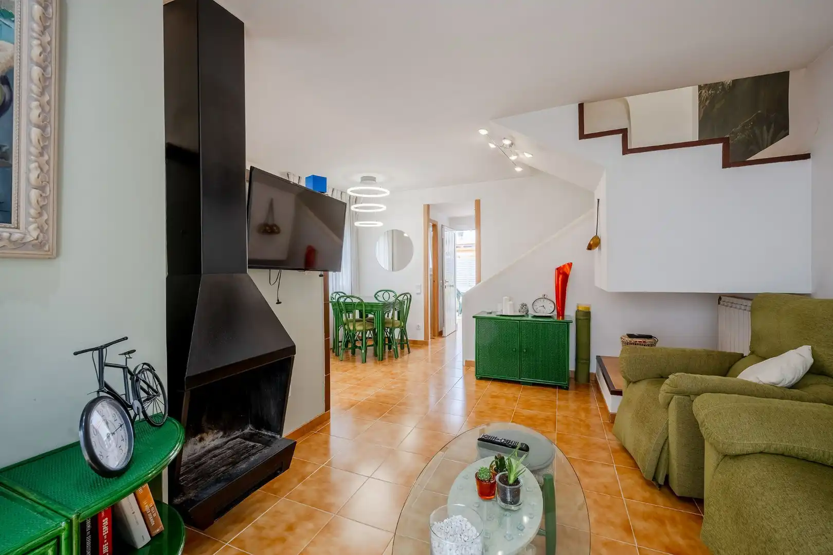 Sala d'estar de Casa adosada en venda en Cunit amb Aire condicionat, Calefacció i Jardí privat