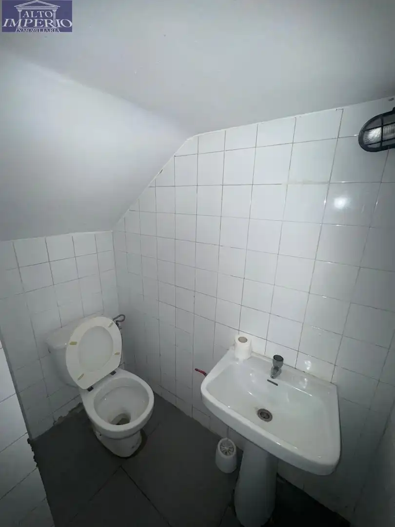Baño de Local de alquiler en Churriana de la Vega