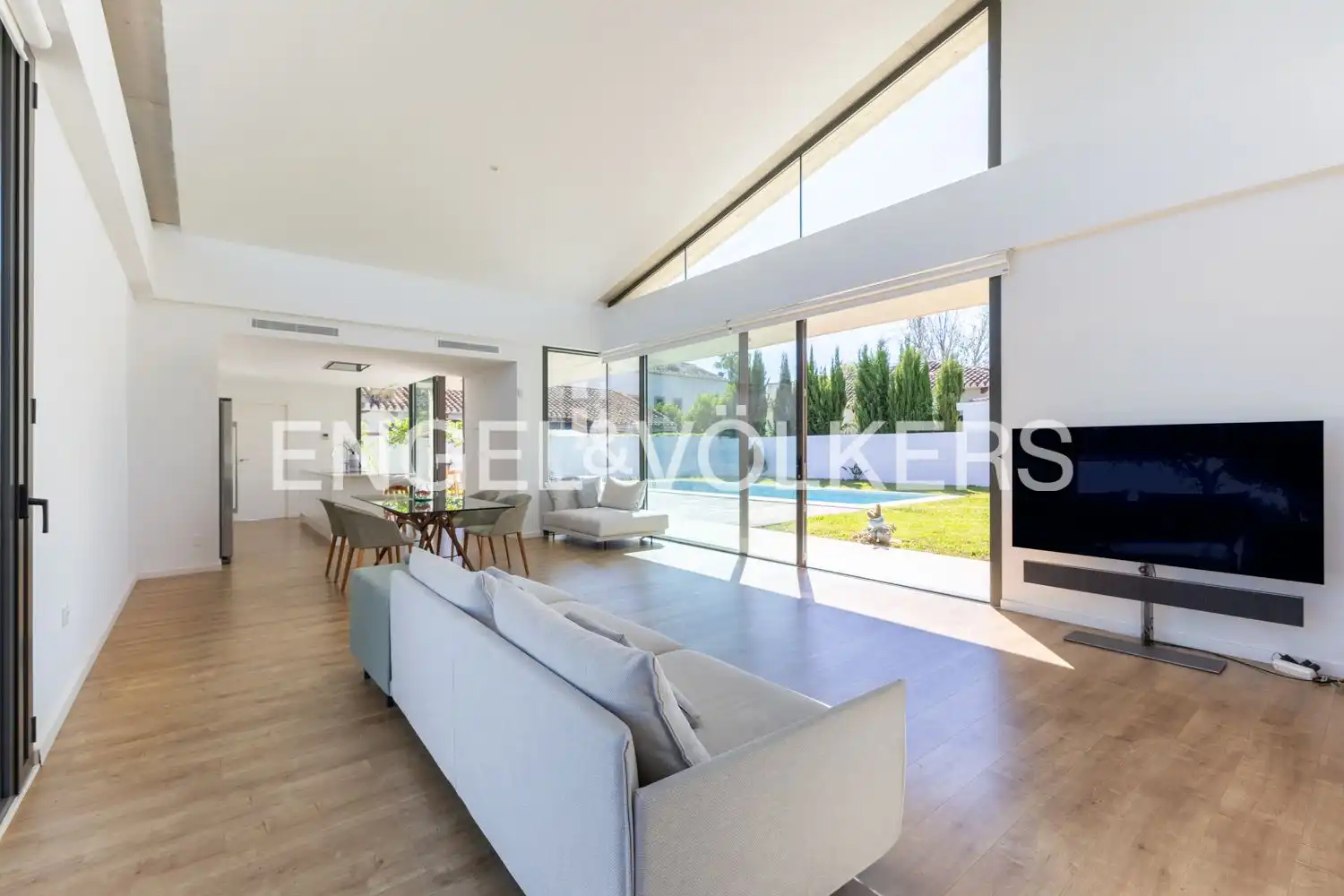 Sala de estar de Casa o chalet en venta en L'Eliana con Aire acondicionado, Calefacción y Jardín privado