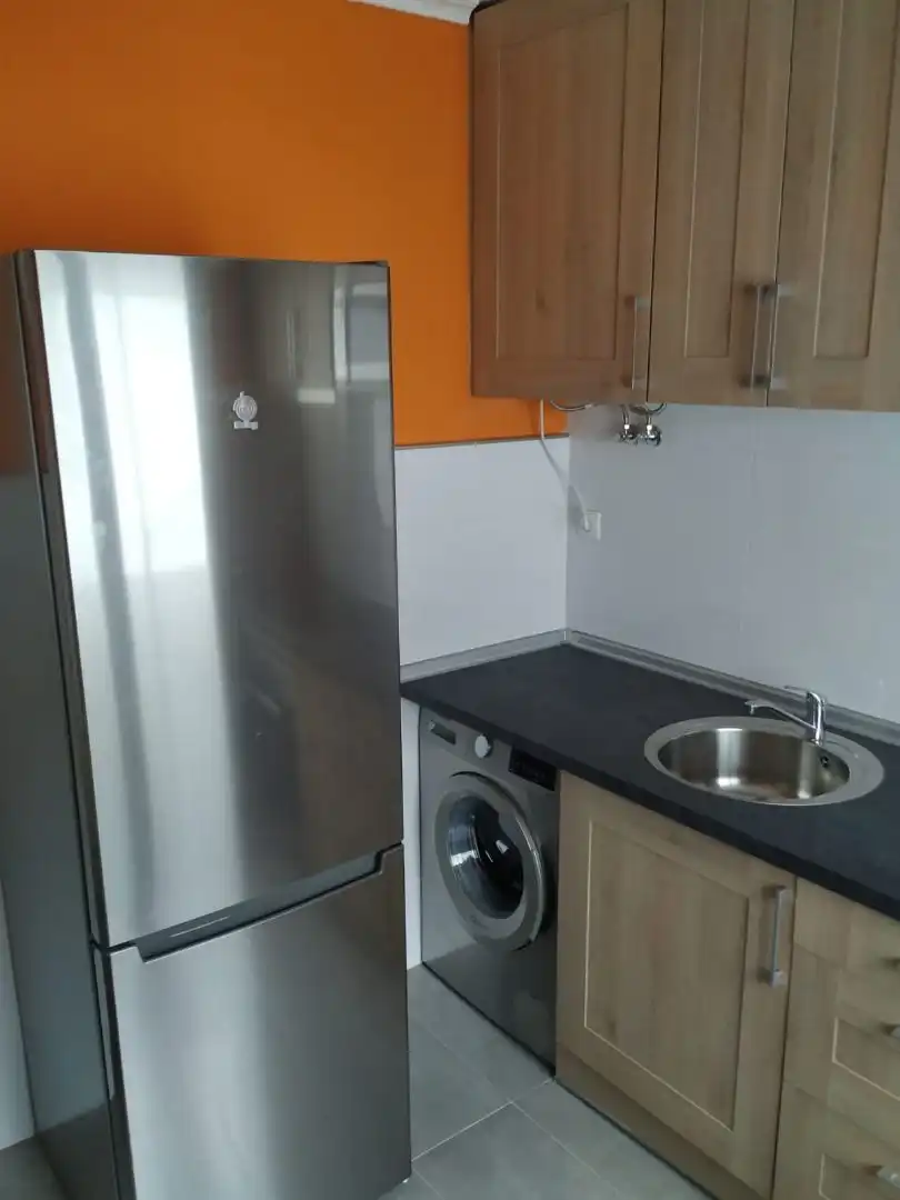 Küche von Wohnung zur Miete in Avilés mit Heizung, Parkett und Abstellraum